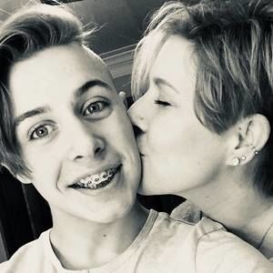 Meet your Posher, Cara